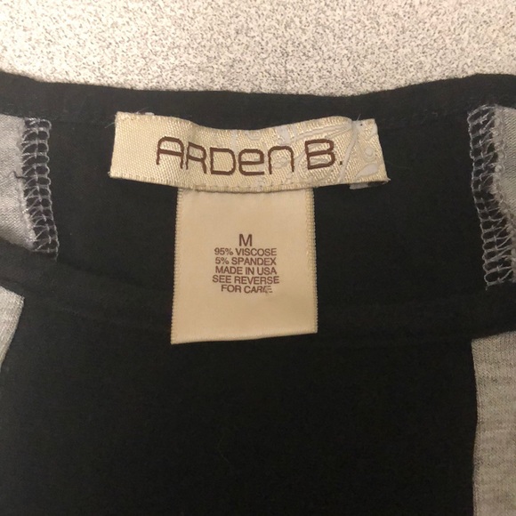 Black and gray top - Picture 3 of 4